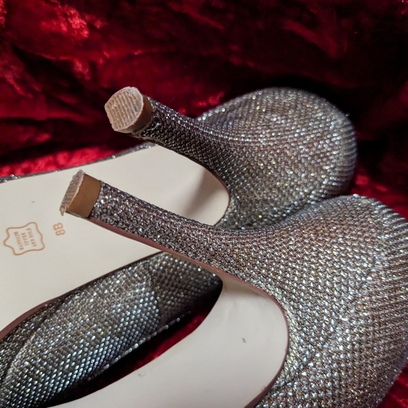 Sparkly champagne peep toe party shoes - put a bow on it! - Picture 4 of 8